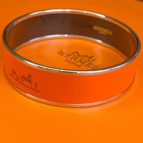 ⚡️SALE⚡️Hermes Orange Enamel Bracelet with Gold-Tone Trim - Picture 8 of 9